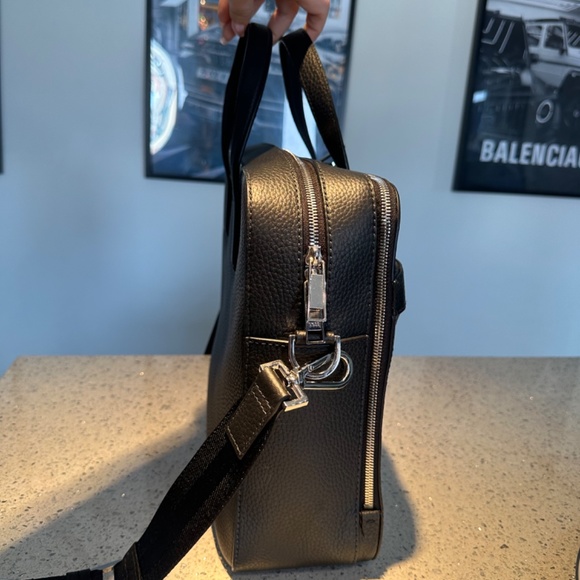 BOSS ZIPPED DOCUMENT CASE IN LEATHER - Picture 3 of 6